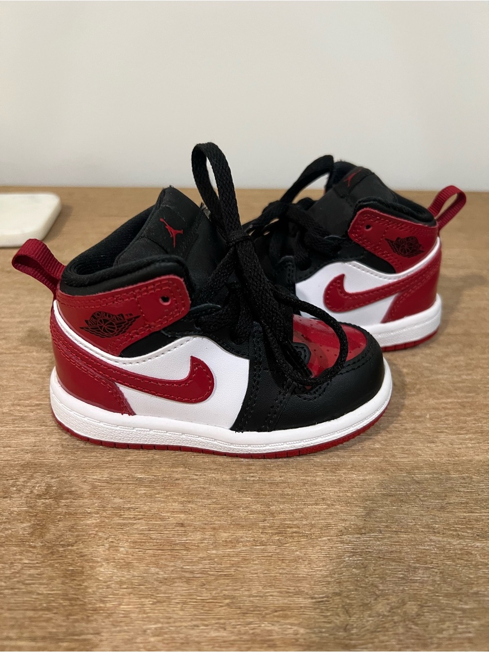 Nike Air Jordan 1 Mid Toddler Size 5C w. Box